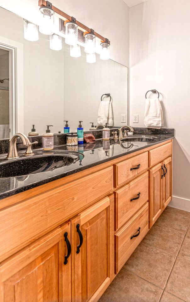 Enormous Cabin Retreat with Beautiful Views and Private Dock in Topton, North Carolina