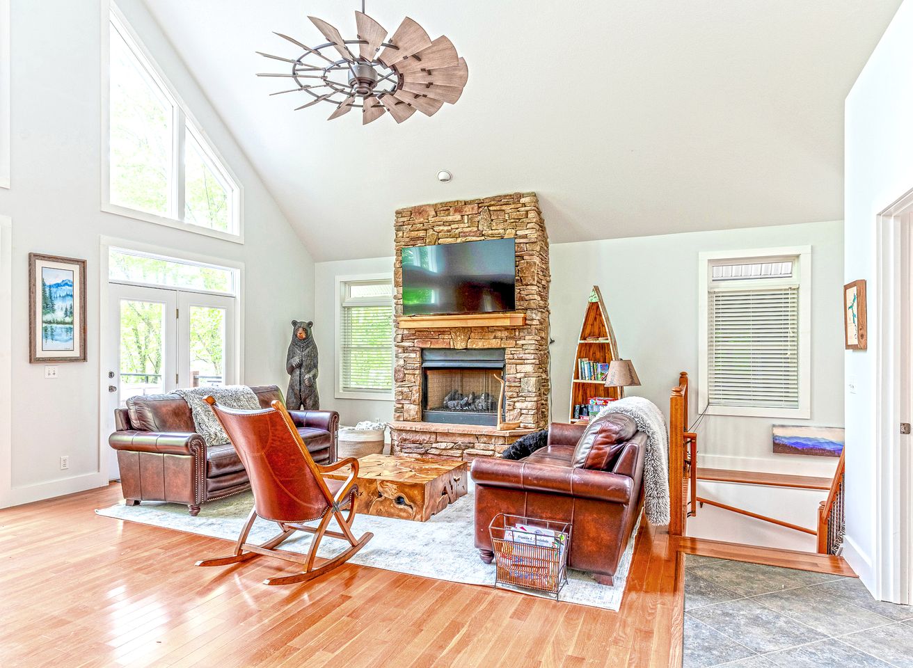 Enormous Cabin Retreat with Beautiful Views and Private Dock in Topton, North Carolina