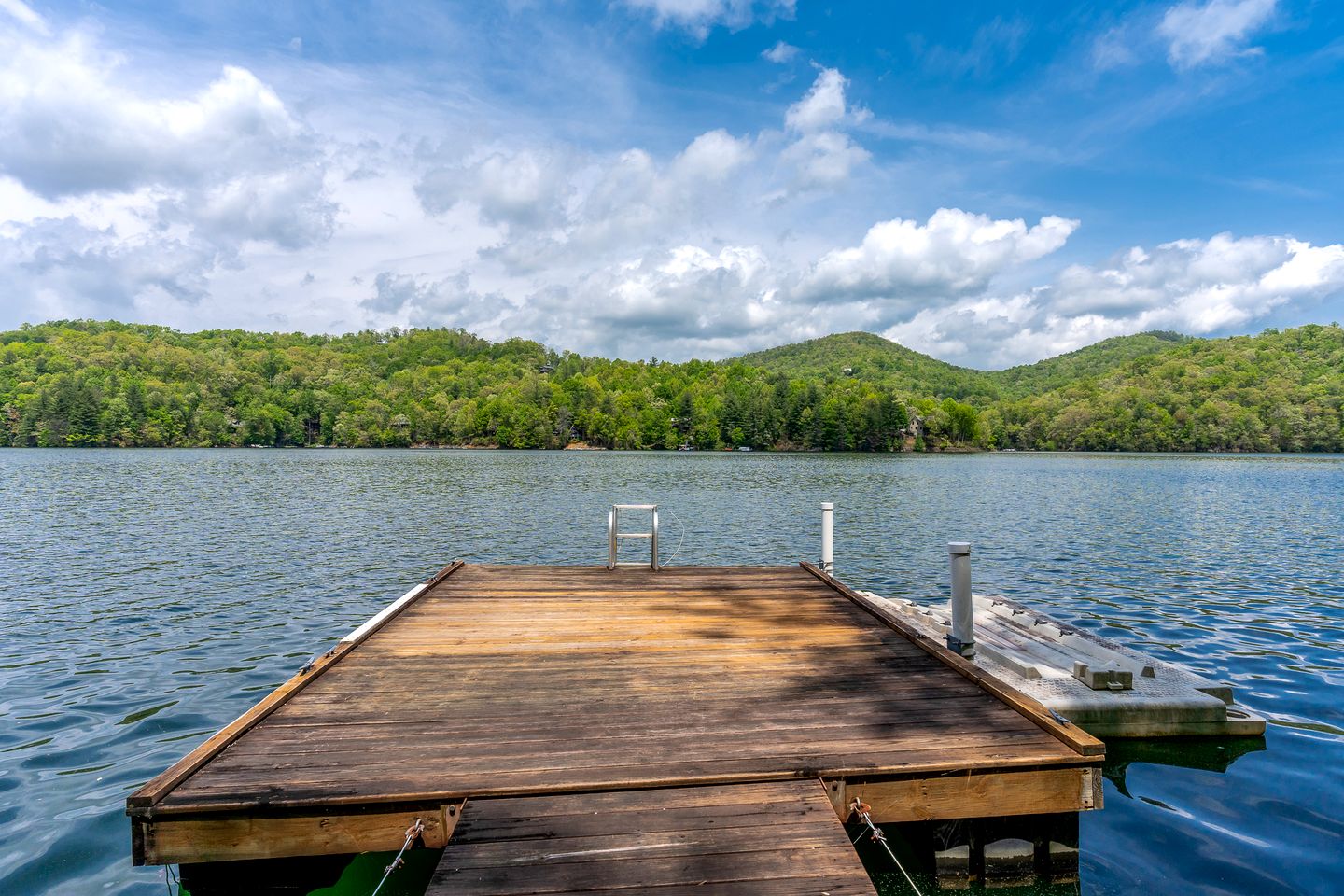 Enormous Cabin Retreat with Beautiful Views and Private Dock in Topton, North Carolina