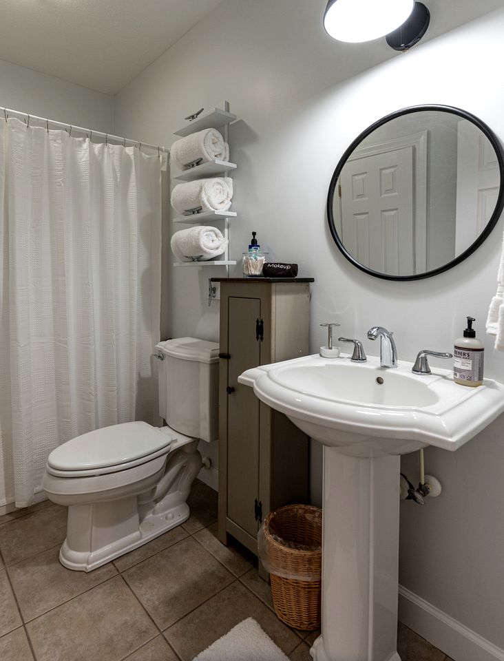 Enormous Cabin Retreat with Beautiful Views and Private Dock in Topton, North Carolina