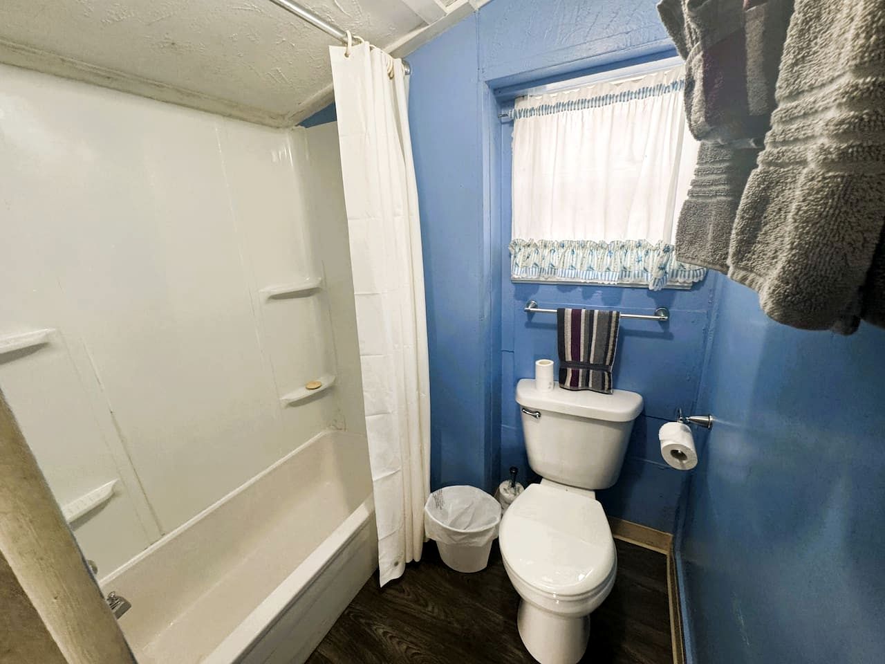 One Bedroom Lake Cabin on Lake Taneycomo, Rockaway Beach, Missouri