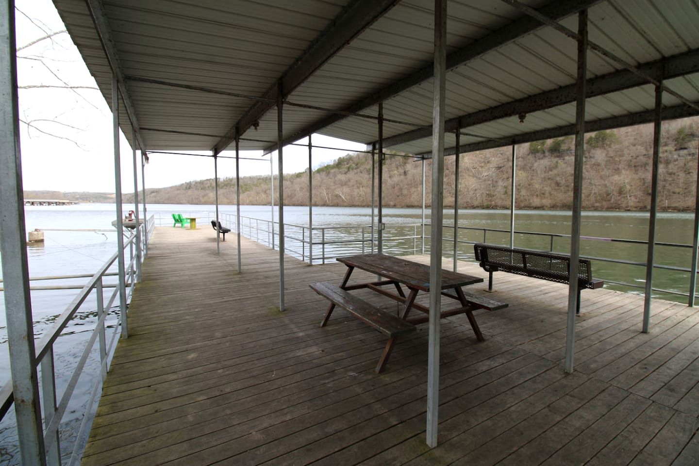 One Bedroom Lake Cabin on Lake Taneycomo, Rockaway Beach, Missouri