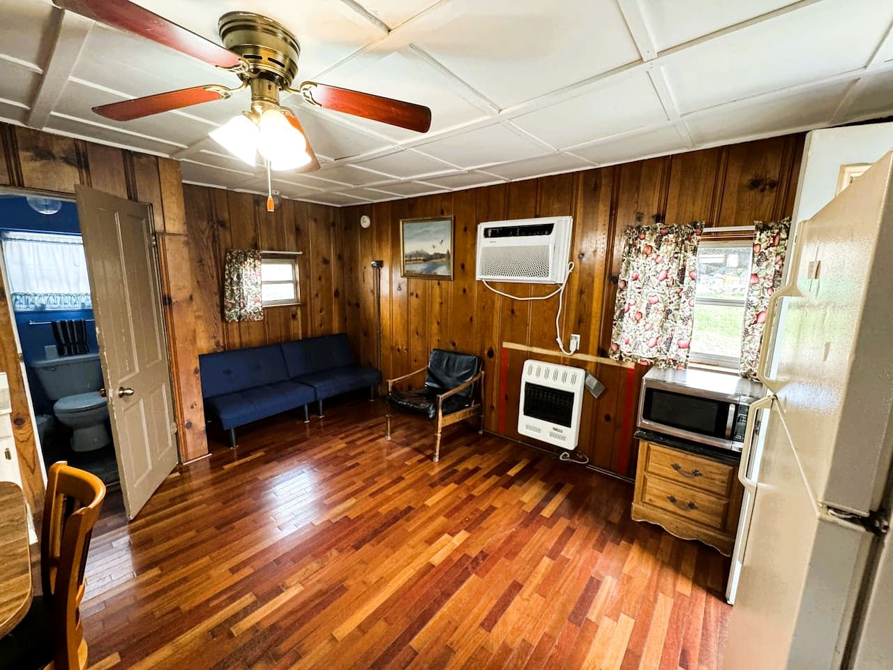 One Bedroom Lake Cabin on Lake Taneycomo, Rockaway Beach, Missouri
