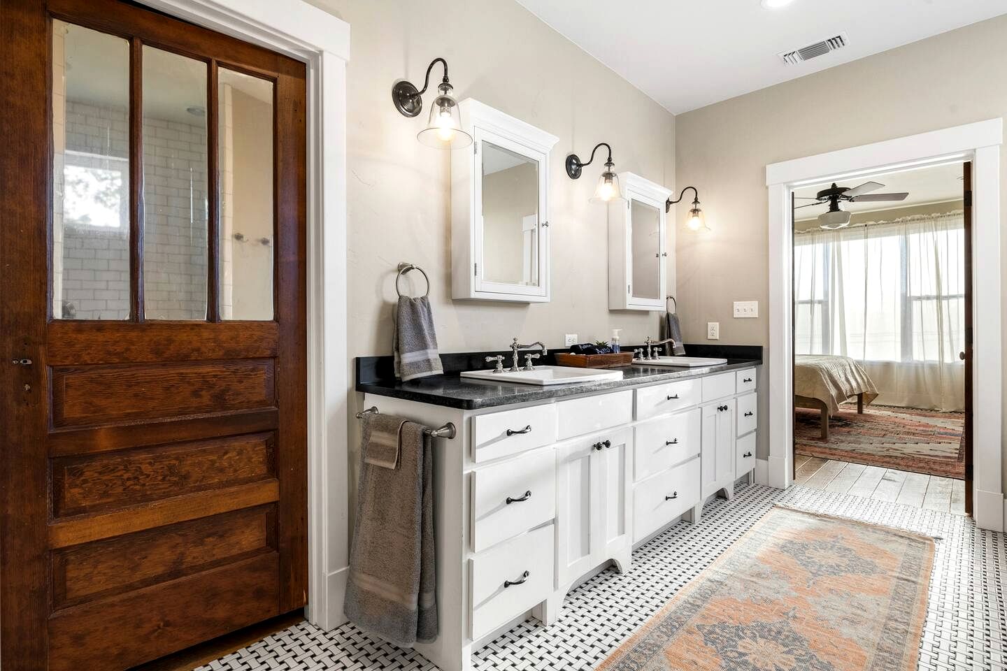 Idyllic Cabin with Spectacular Countryside Views in Fredericksburg, Texas