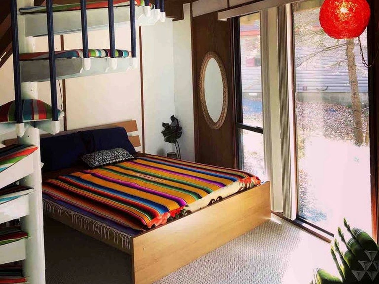 Idyllic Getaway in a Colorful Yurt-Style Cabin near Lake Ariel, Pennsylvania