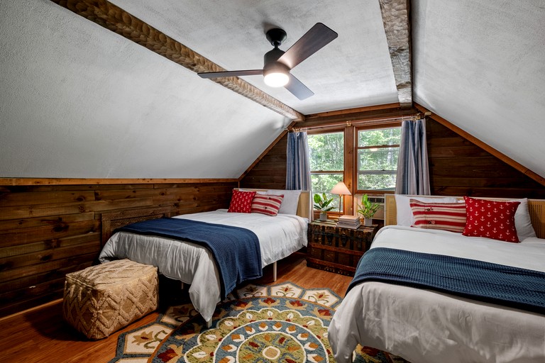 Cabins (United States of America, Barnstead, New Hampshire)