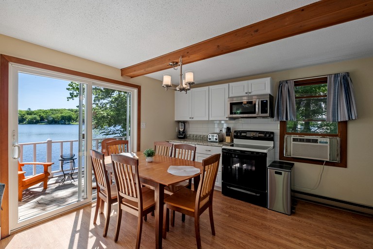 Cabins (United States of America, Barnstead, New Hampshire)