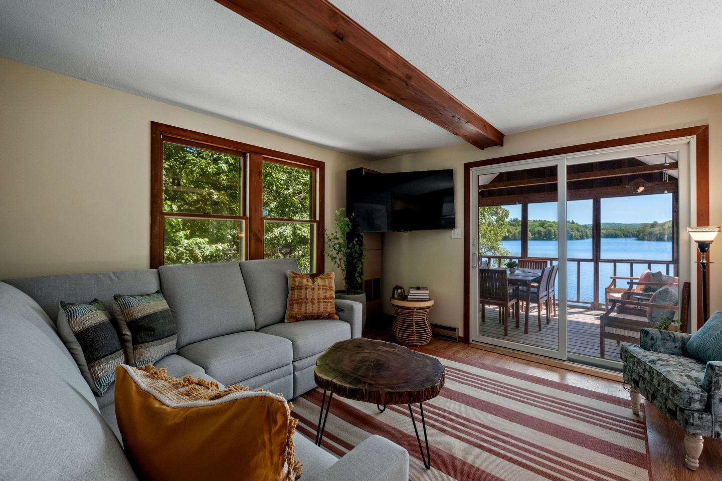 Idyllic Lakeside Getaway in Barnstead, New Hampshire