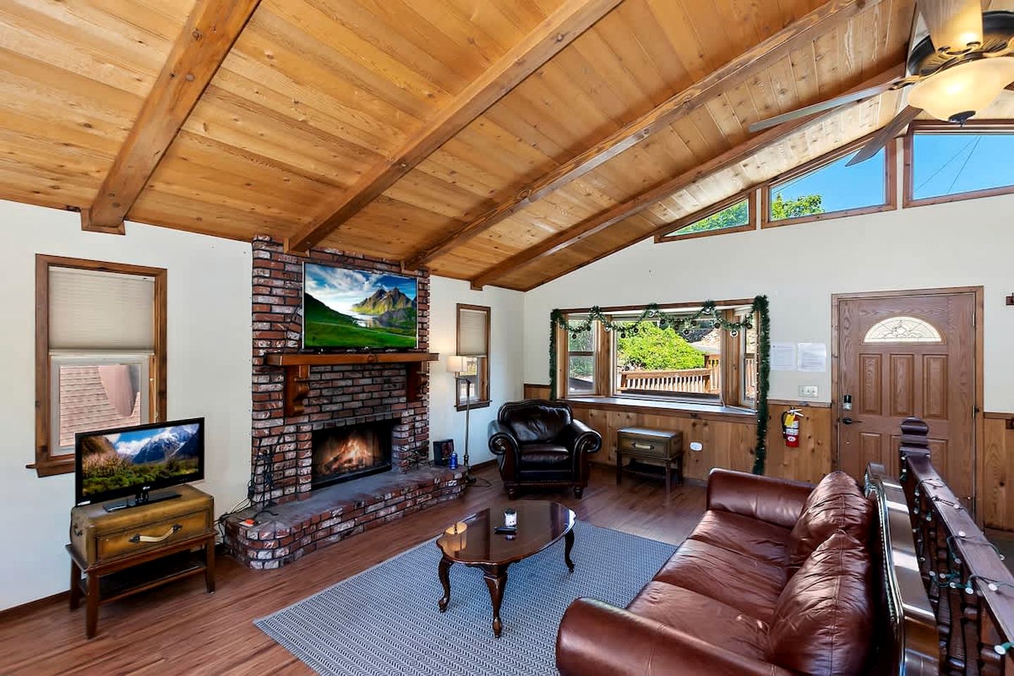 Idyllic Mountain Escape: Cozy Cabin in Big Bear Lake