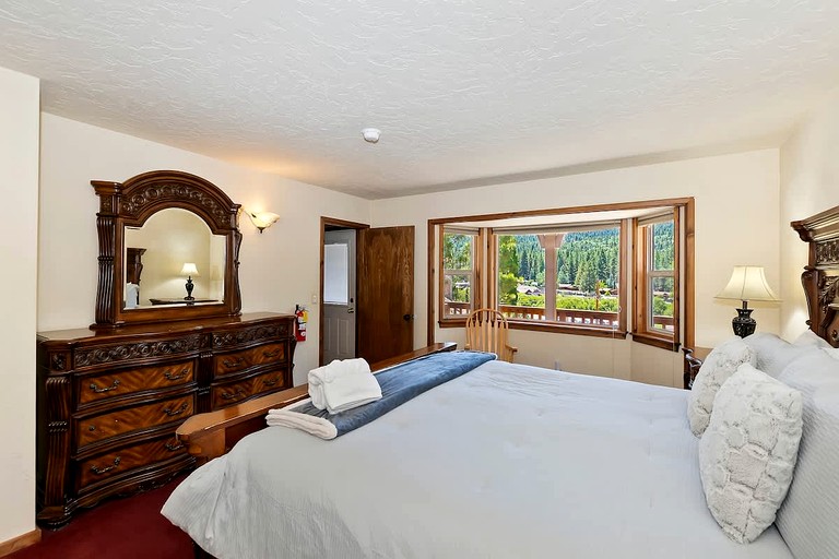 Cabins (United States of America, Big Bear Lake, California)