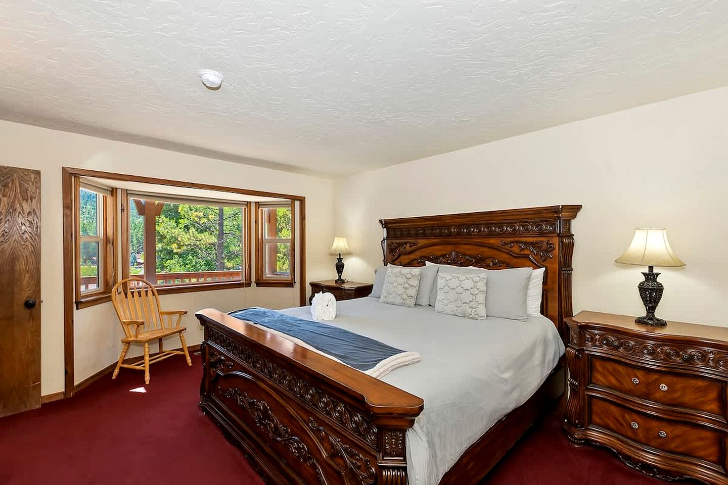 Idyllic Mountain Escape: Cozy Cabin in Big Bear Lake