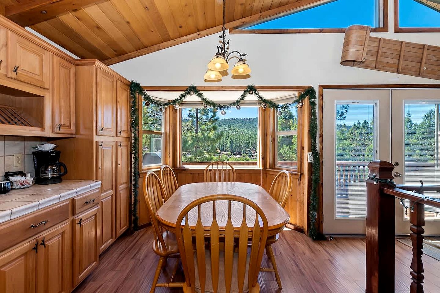 Idyllic Mountain Escape: Cozy Cabin in Big Bear Lake