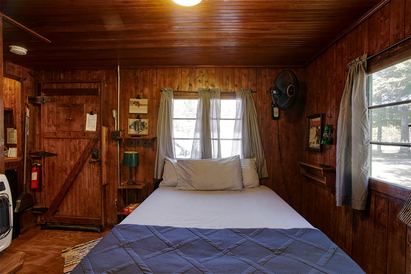 Idyllic Retreat for Two in this Charming Cabin Getaway in Cadillac, Michigan