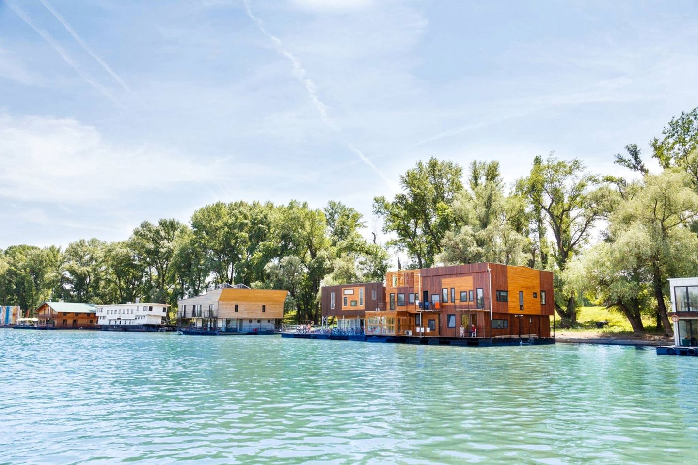 ArkaBarka Floating Belgrade Hostel, Floating Homes 56672, Belgrade