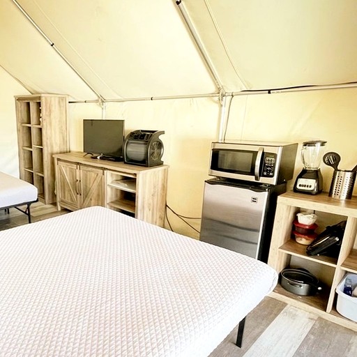 Safari Tents (United States of America, Kingsbury, Texas)