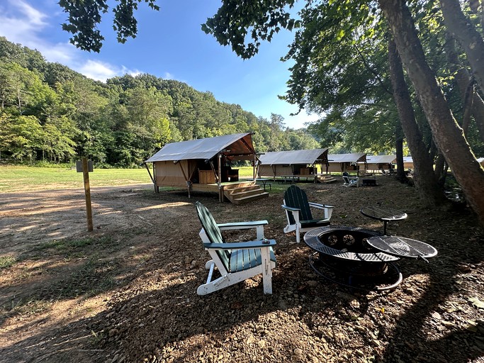 Safari Tents (United States of America, Newport, Tennessee)