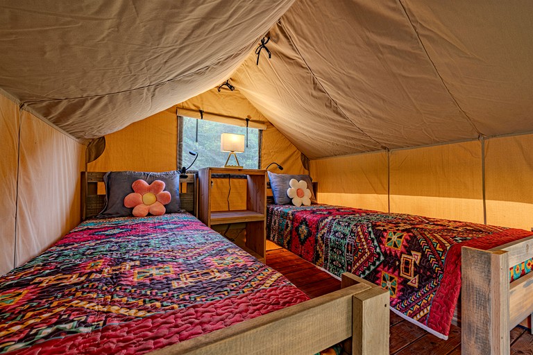 Safari Tents (United States of America, Newport, Tennessee)