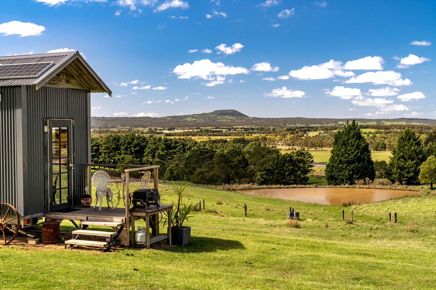 Idyllic Tiny House Loft with Amazing Surrounding Open Fields and Wildlife in Victoria, Australia