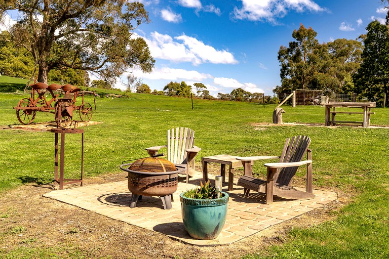 Tiny Houses (Australia, Ross Creek, Victoria)