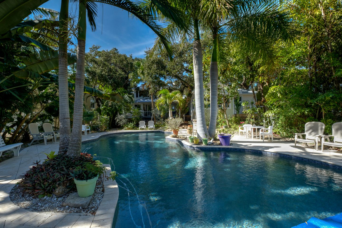 Luxury Cottage Rental with Direct Beach Access in Siesta Key, Florida