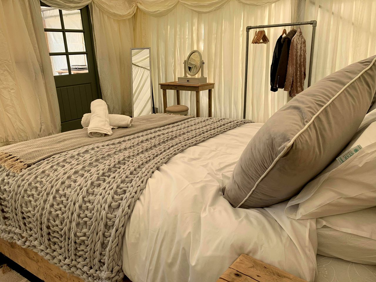 Luxury Safari Tent with Private BBQ and Fire Pit Ideal for Glamping in Cornwall