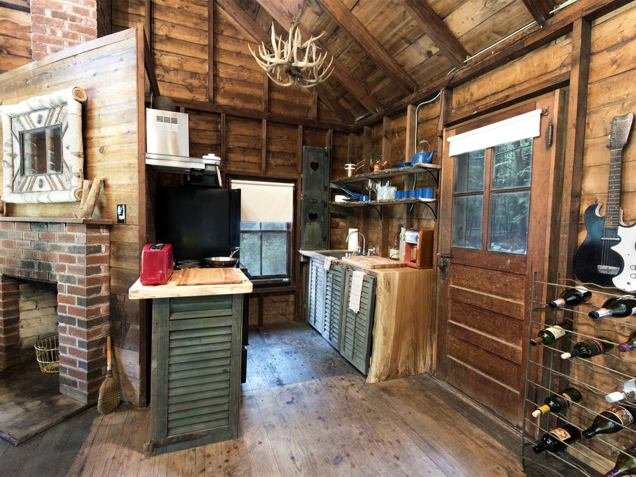 Secluded and Rustic Cabin Rental with Modern Amenities near Woodstock, New York