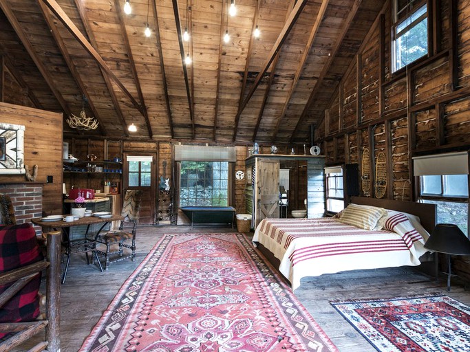 Cabins (Willow, New York, United States)