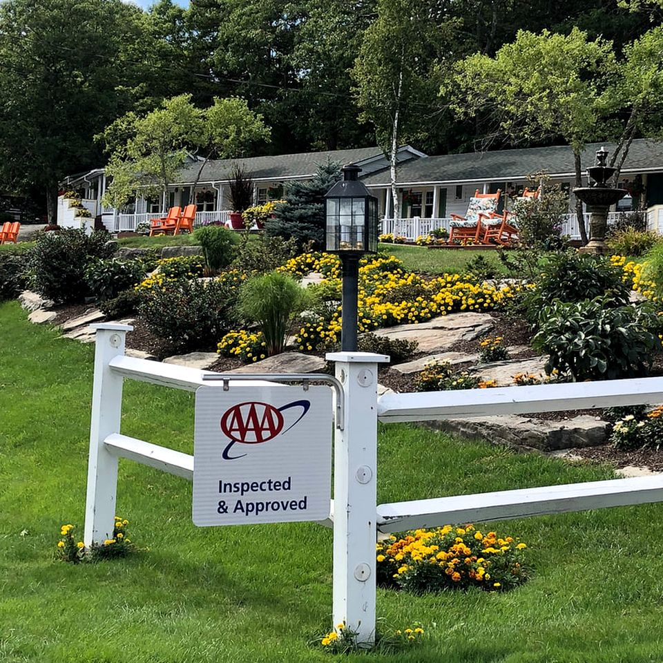 Beautifully Bed and Breakfast Accommodation for a Couples' Getaway to Penobscot Bay