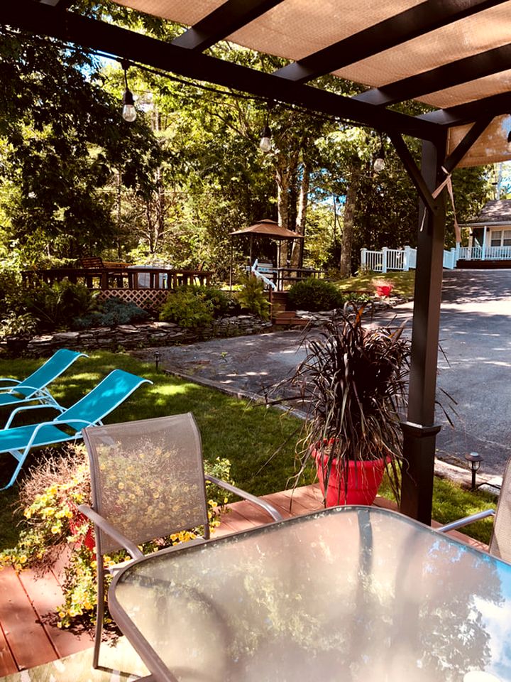 Romantic Getaway Accommodation Overlooking West Penobscot Bay in Maine