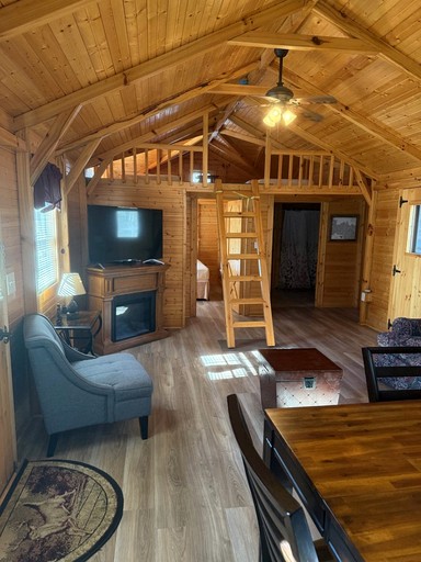 Mammoth Cave Accommodation for a Kentucky Glamping Experience | Cabins (Mammoth Cave, Kentucky, United States of America)