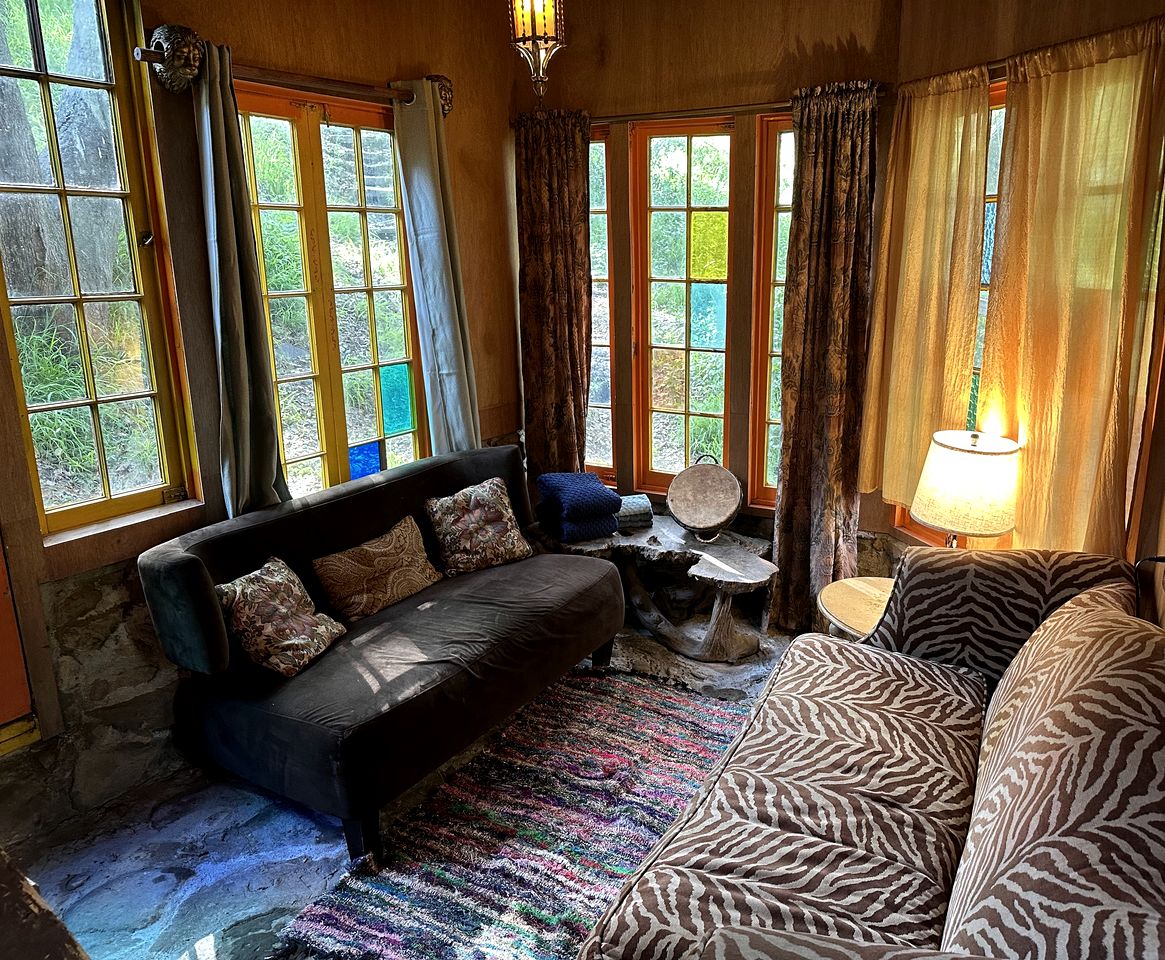 Cozy Unique Cottage for a Peaceful Escape in Nature in Topanga, California