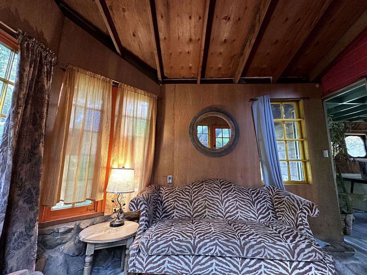 Cozy Unique Cottage for a Peaceful Escape in Nature in Topanga, California