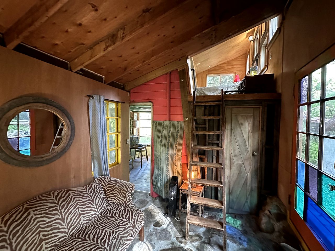 Cozy Unique Cottage for a Peaceful Escape in Nature in Topanga, California