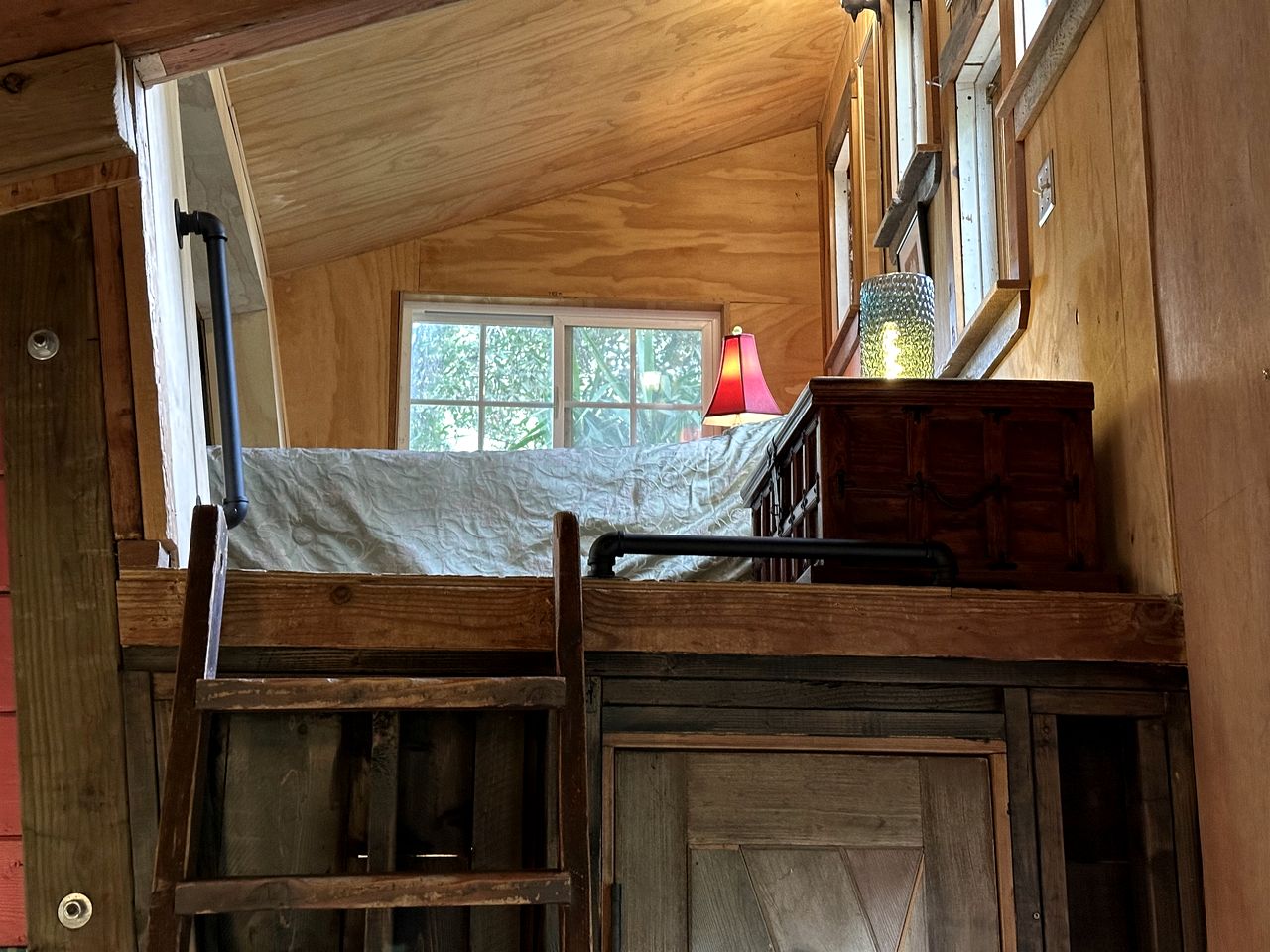 Cozy Unique Cottage for a Peaceful Escape in Nature in Topanga, California