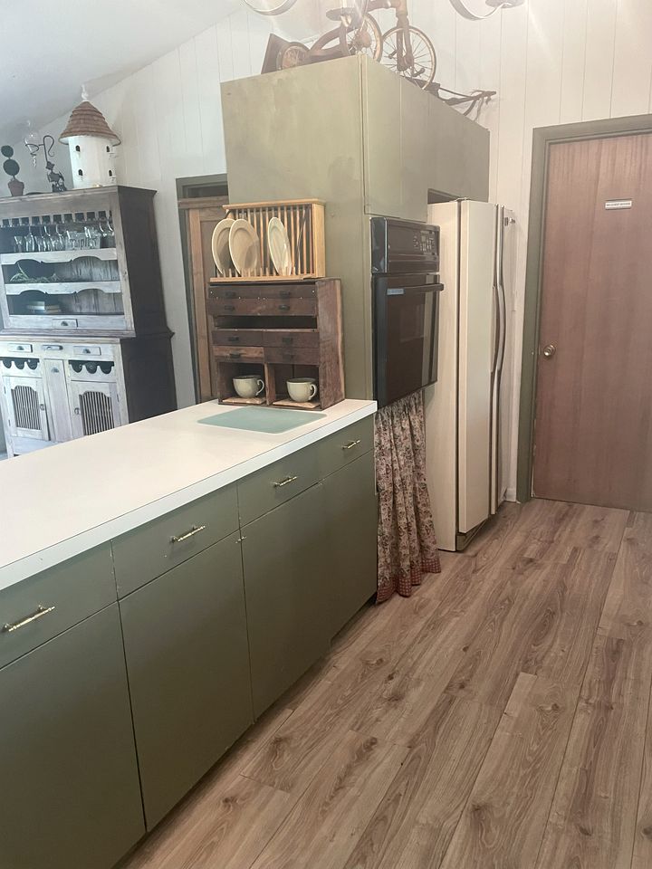 Peaceful Cabin Getaway Overlooking Tuscarawas River Valley in New Philadelphia, Ohio