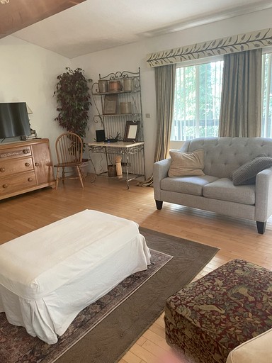 Peaceful Cabin Getaway Overlooking Tuscarawas River Valley in New Philadelphia, Ohio | Cabins (New Philadelphia, Ohio, United States of America)