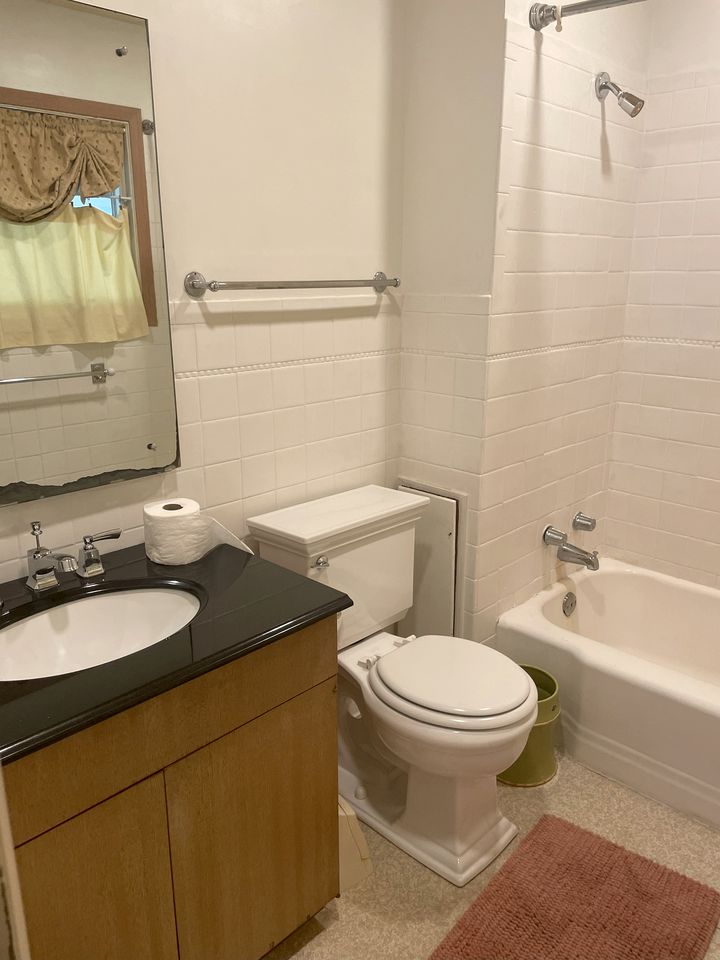 Peaceful Cabin Getaway Overlooking Tuscarawas River Valley in New Philadelphia, Ohio