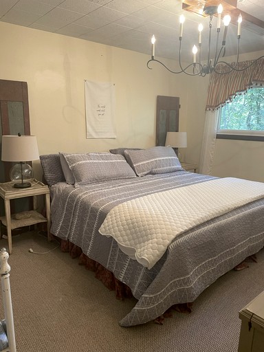 Peaceful Cabin Getaway Overlooking Tuscarawas River Valley in New Philadelphia, Ohio | Cabins (New Philadelphia, Ohio, United States of America)