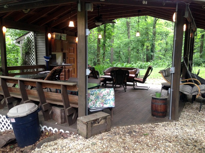 Romantic Getaway in a Lovely Lodge Engulfed by Forestry near Lititz, Pennsylvania | Nature Lodges (Ephrata, Pennsylvania, United States of America)