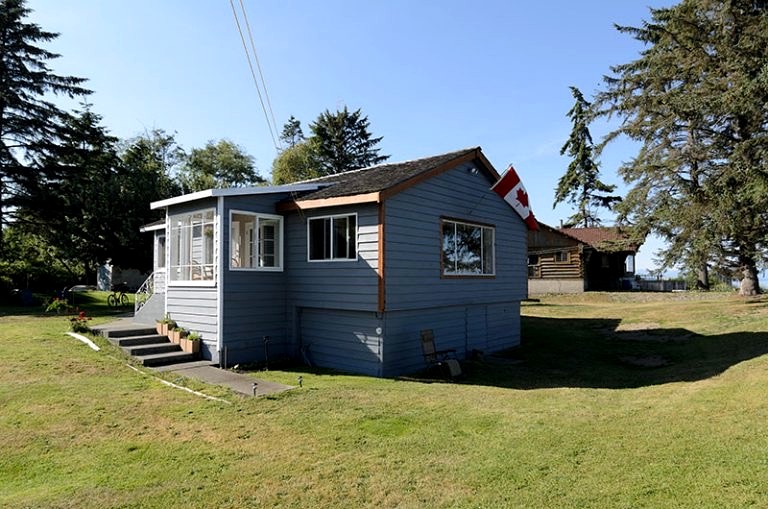 wood creek cottage | Cottages (Campbell River, British Columbia, Canada)
