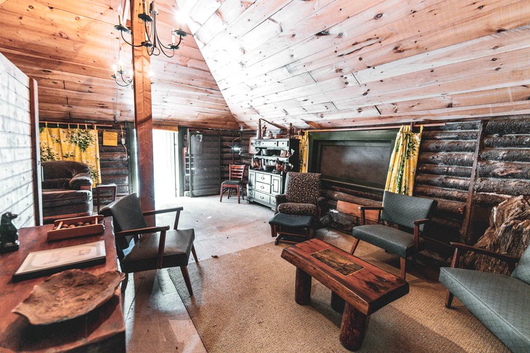 Ogontz Rustic Resort, Cabins 63010, Lyman, United States of America