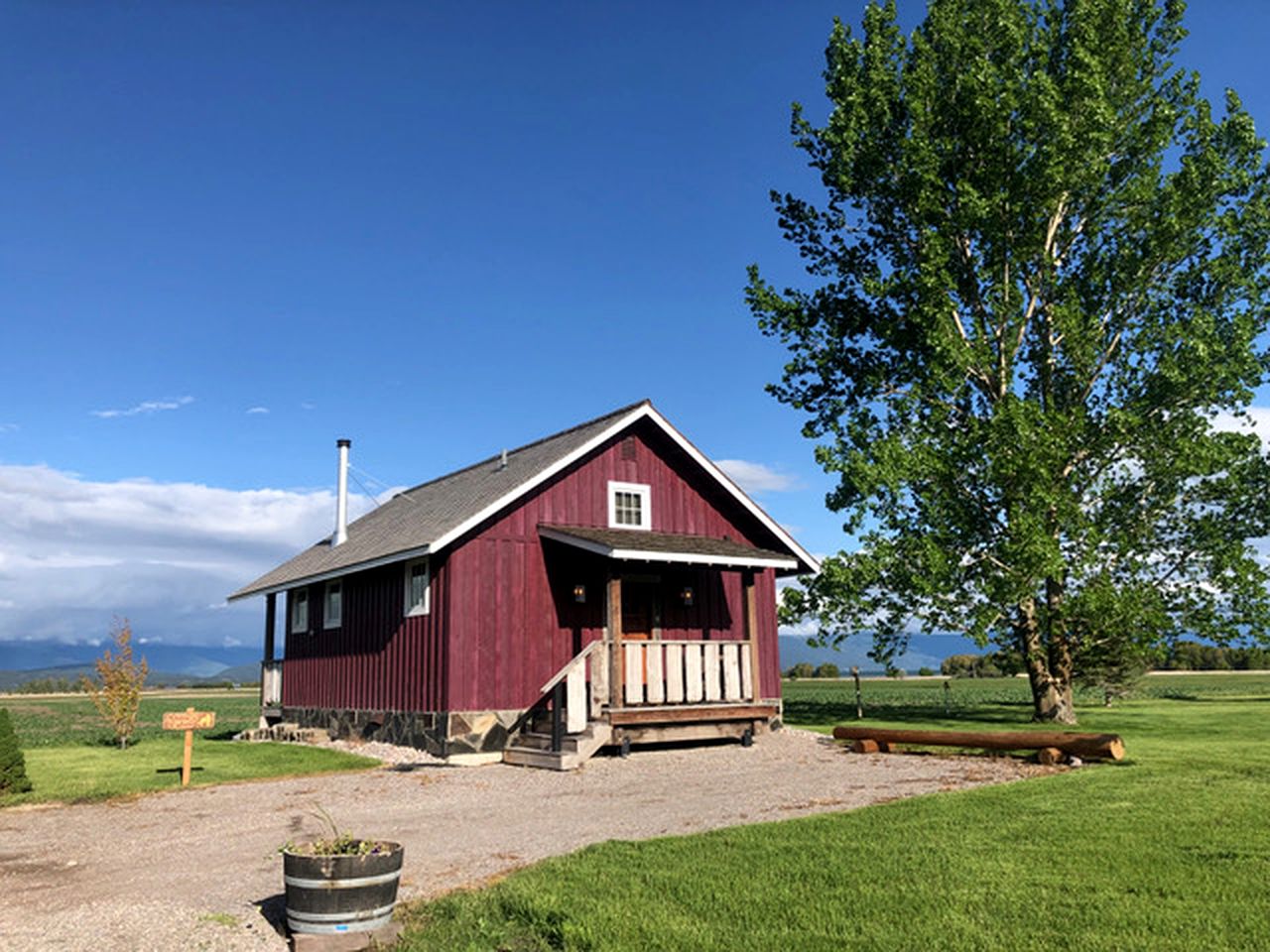 Luxury Flathead Lake Cabin with Stunning Views