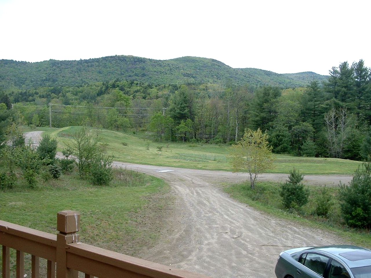 Spacious Family-Friendly Cabin with a Wraparound Deck in the Green Mountains of Vermont