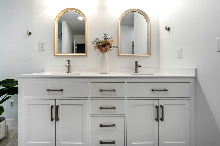 Cabins (United States of America, Goshen, Virginia)