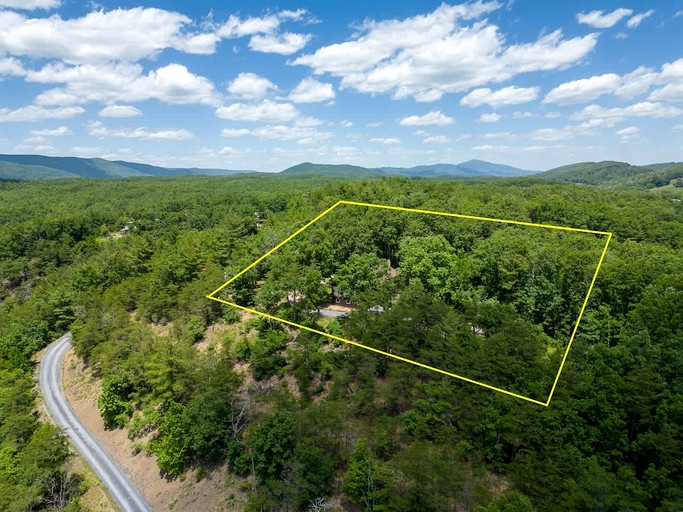 Cabins (United States of America, Goshen, Virginia)