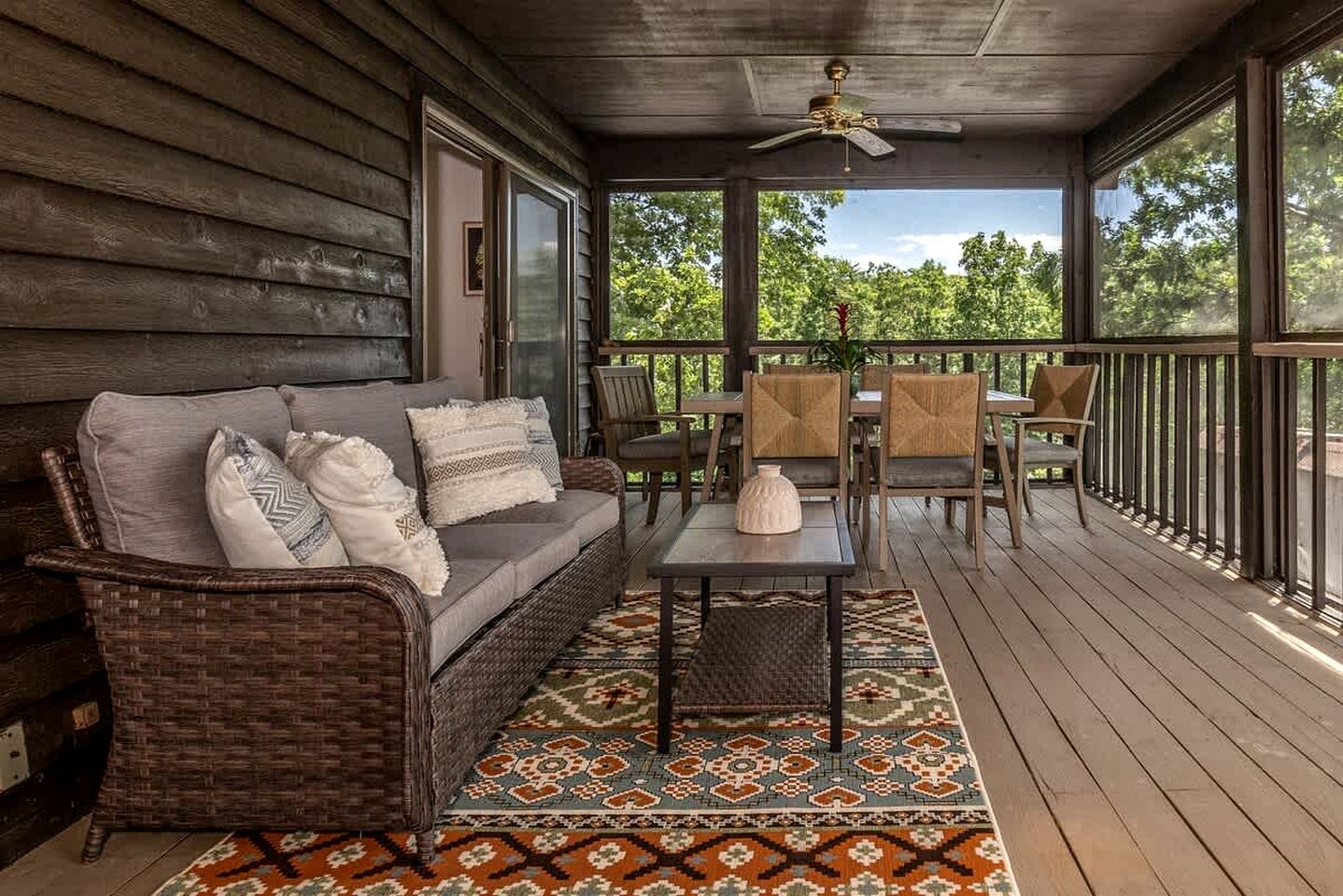 Impressive Cabin with Barbecue and Great Forest Views in Goshen, Virginia