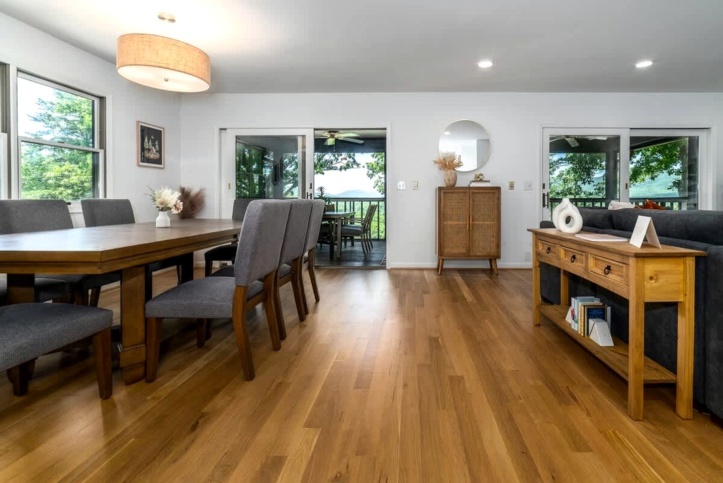 Impressive Cabin with Barbecue and Great Forest Views in Goshen, Virginia