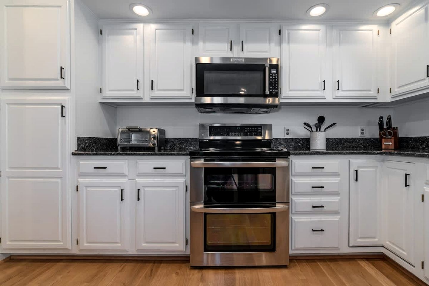 Impressive Cabin with Barbecue and Great Forest Views in Goshen, Virginia