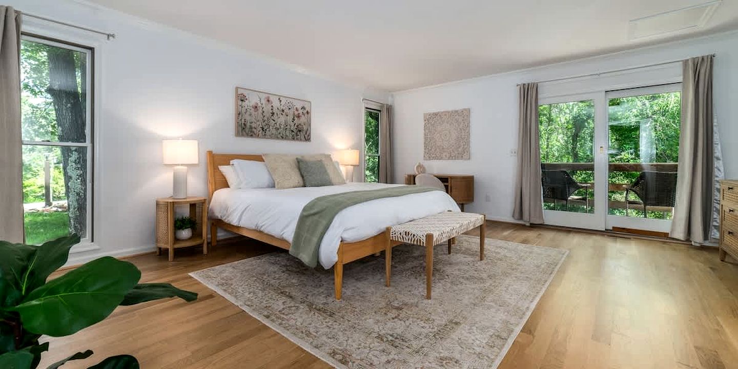 Impressive Cabin with Barbecue and Great Forest Views in Goshen, Virginia