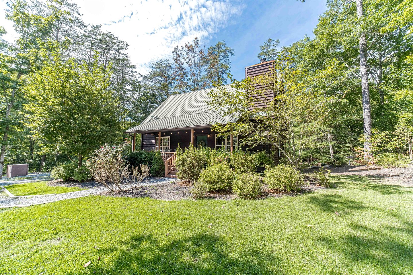Impressive Cabin with Fireplace and Hot-tub in Sautee Nacoochee, Georgia
